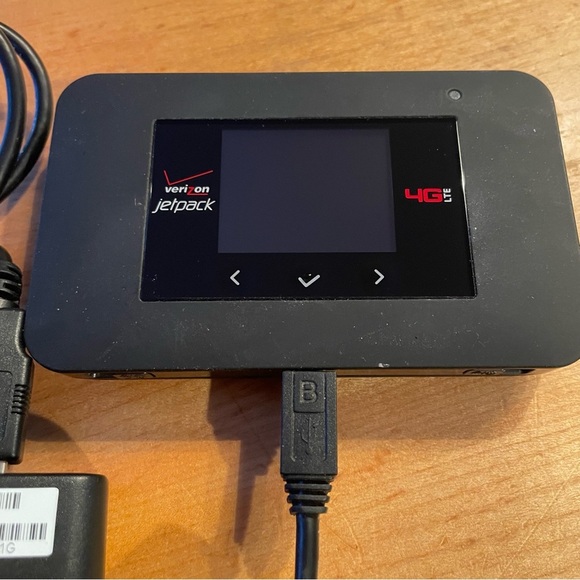 Verizon jetpack 4G LTE. Netgear with cord - Picture 1 of 4